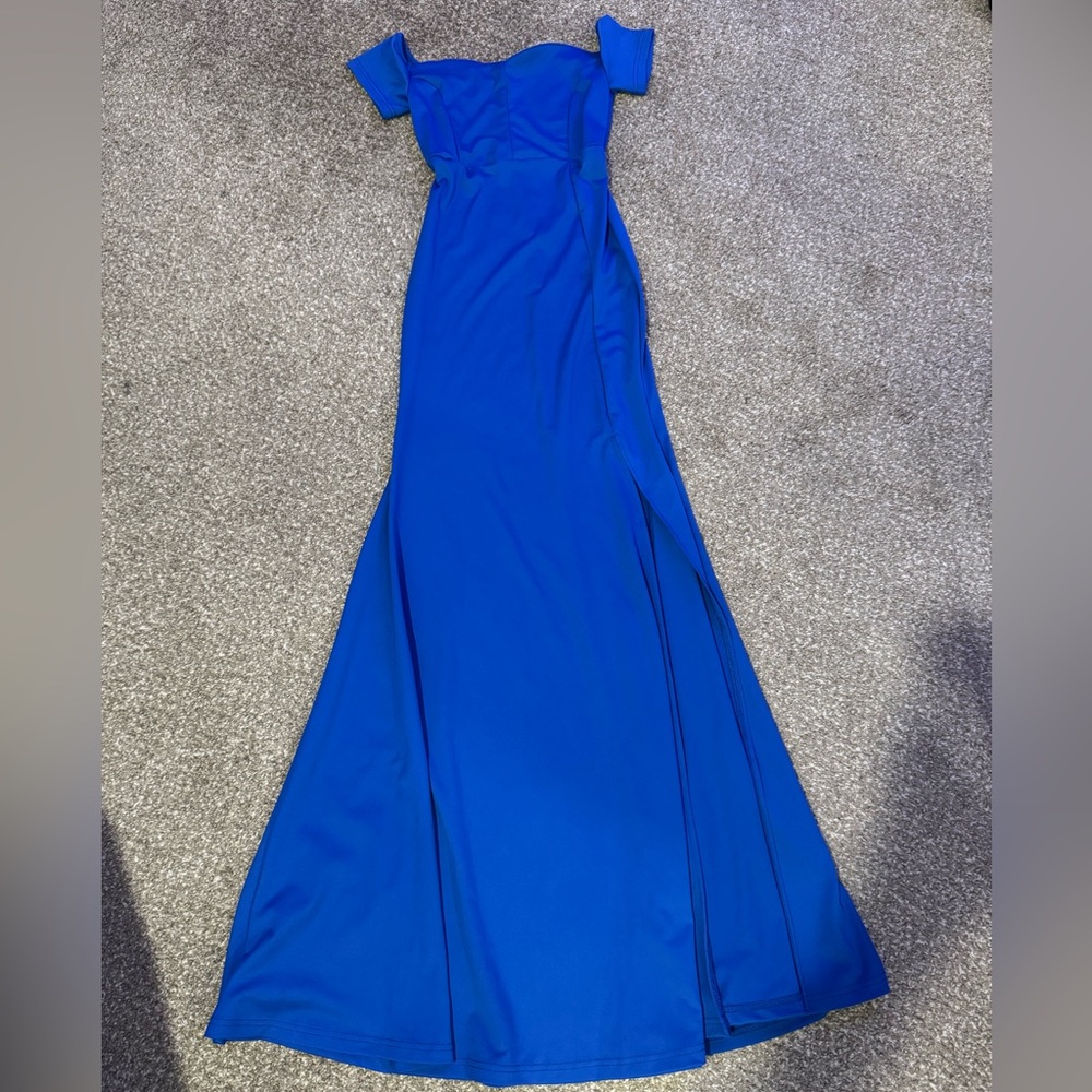 Elegant Blue Evening Gown
